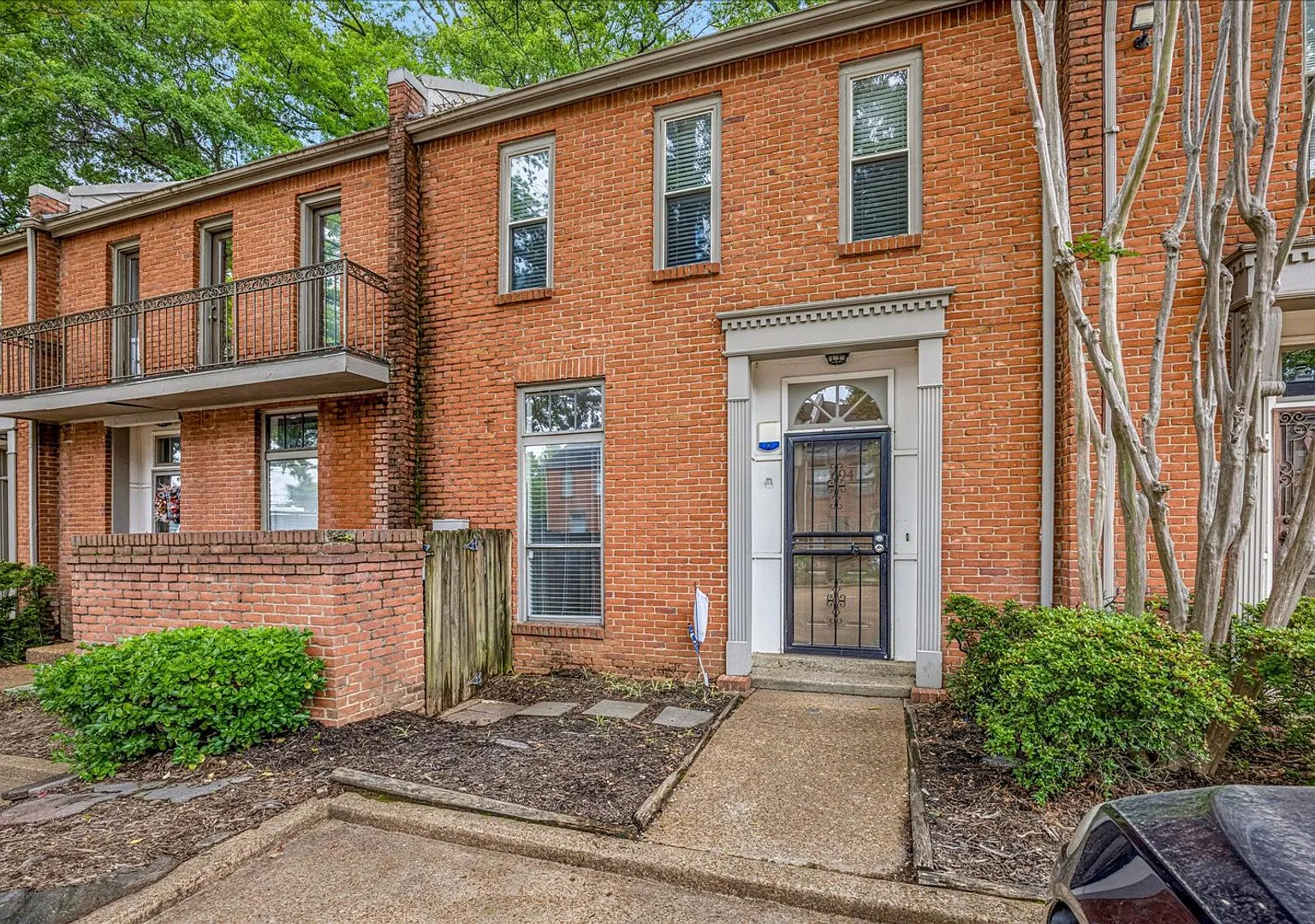 Stylish & Spacious 2-Bedroom Home in Memphis-Prime Location! — Photo 2