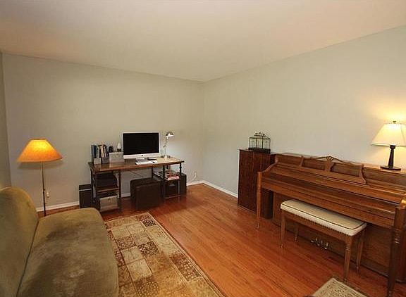 3rd image of 9774 Cambrook Dr