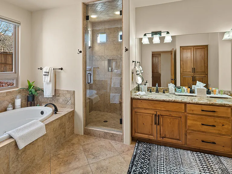 2370 Lariat Rd — Photo 16
