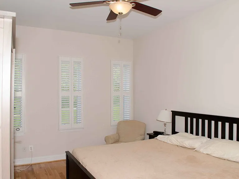 1604 Johnson St — Photo 5