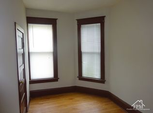 849 15th St APT 1, Moline, IL 61265