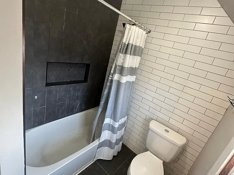 2420 Walnut St — Photo 18