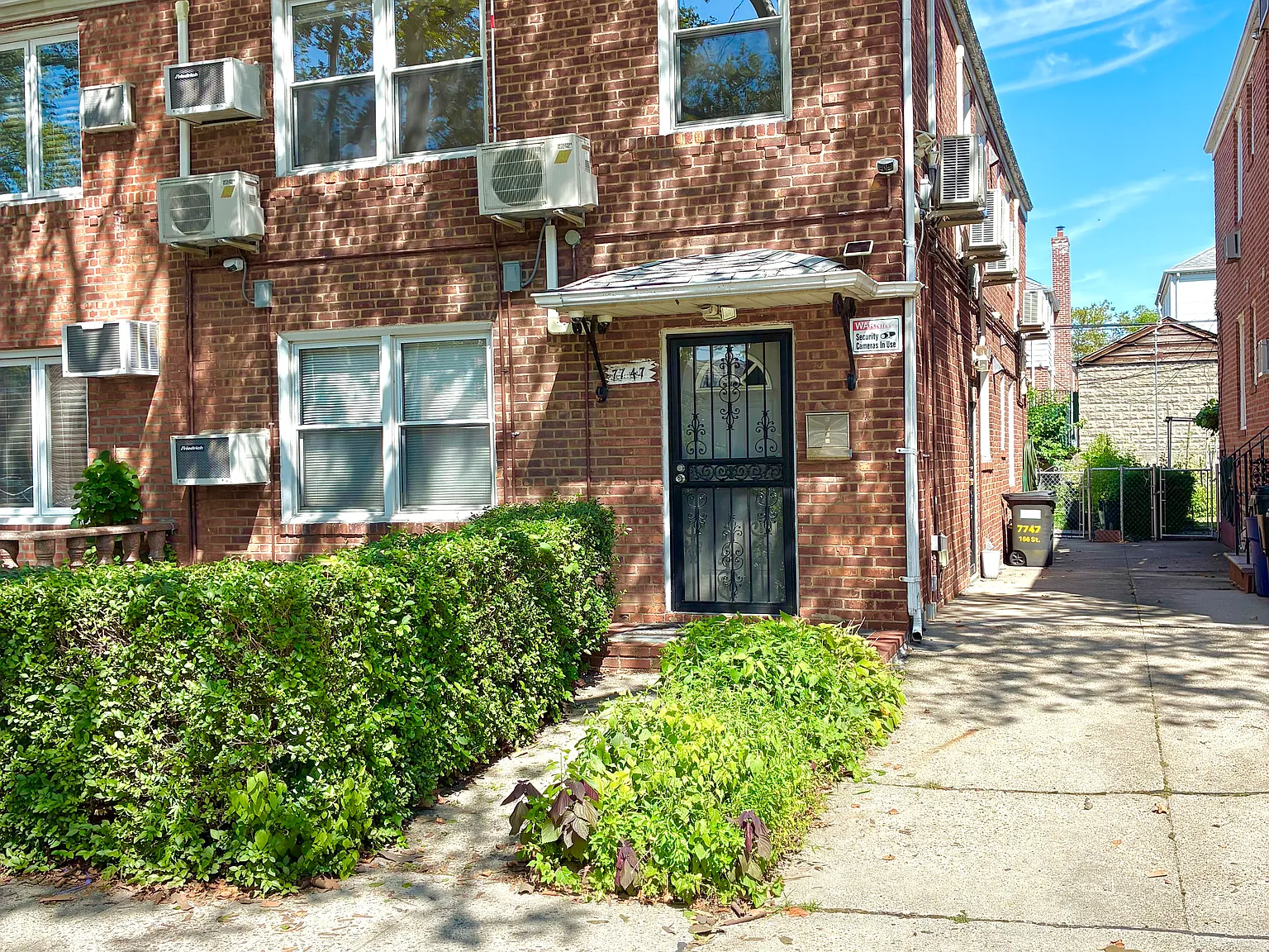 4 bed, 940 sqft, $3,400 — Photo 1