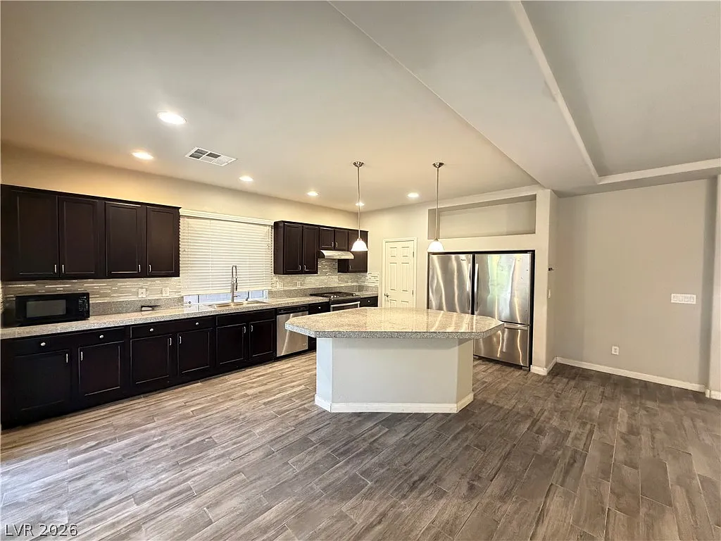 4 bed, 3.5 bath, 2644 sqft, $2,500 — Photo 4