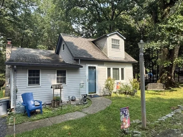 10 Pochuck Dr, Vernon Twp., NJ 07461