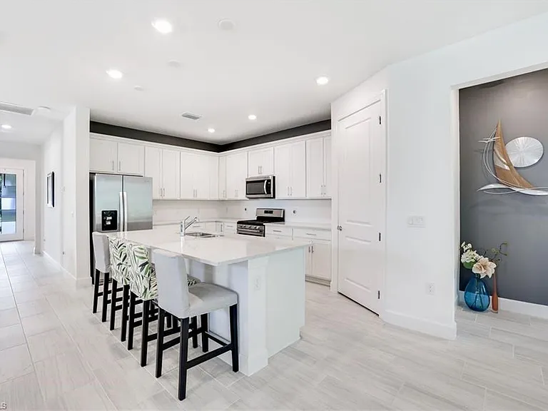 10439 Ventana Ln — Photo 6