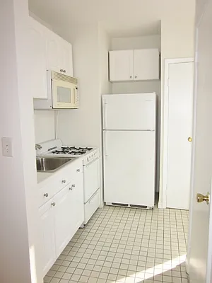 Rented by Citi Habitats | media 27