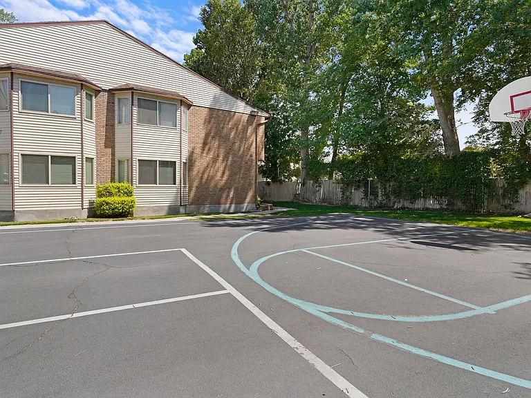 480 E Brandt Ct — Photo 8