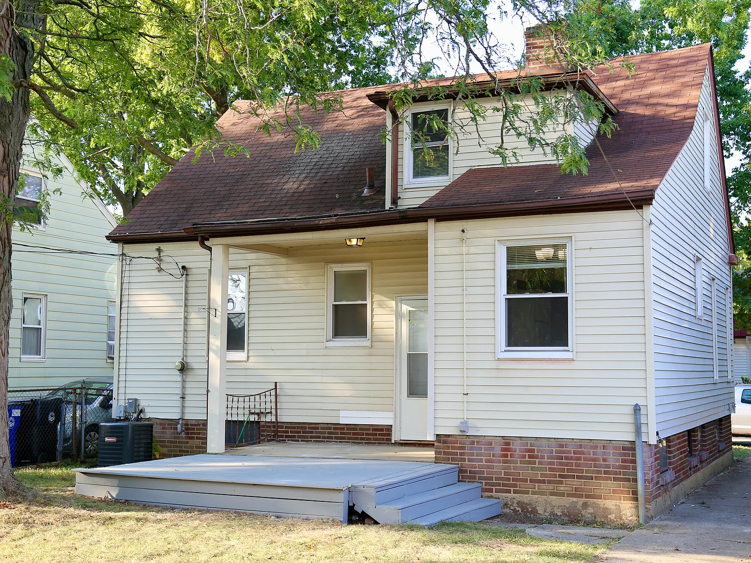 13829 Courtland Ave — Photo 2