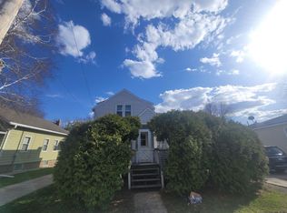 211 Oxford Ave, Oshkosh, WI 54901