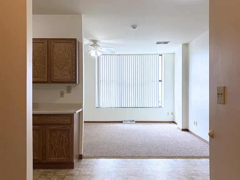 118-126 Oak St #104 — Photo 3