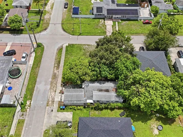 2106 NW 70th St, Miami, FL 33147