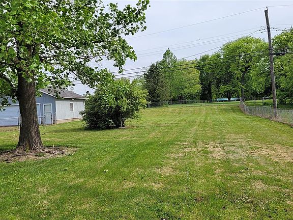 4th image of 1028 Farmview Dr