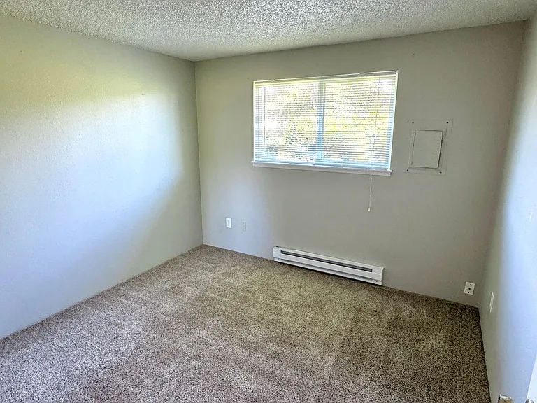 527-545 SE 78th Ave — Photo 13