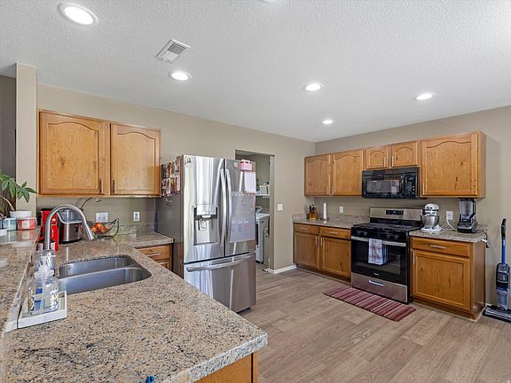 3rd image of 2139 E Summit Way N