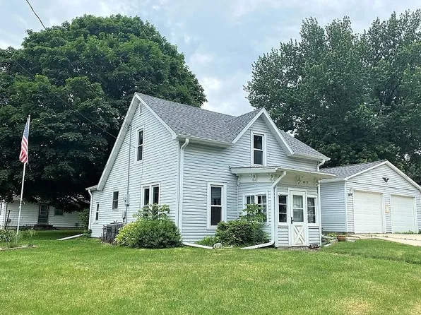 1015 7th Ave N, Clear Lake, IA 50428