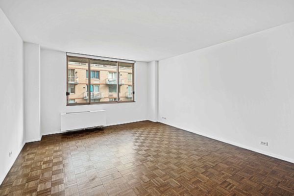 1st image of 393 W 49th St APT 4EE