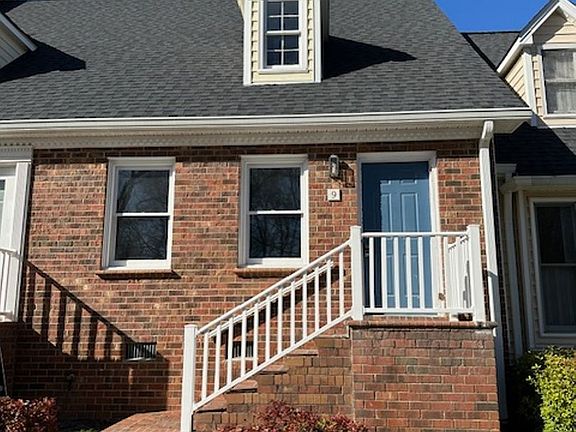 2nd image of 1121-9 Sherwood Dr