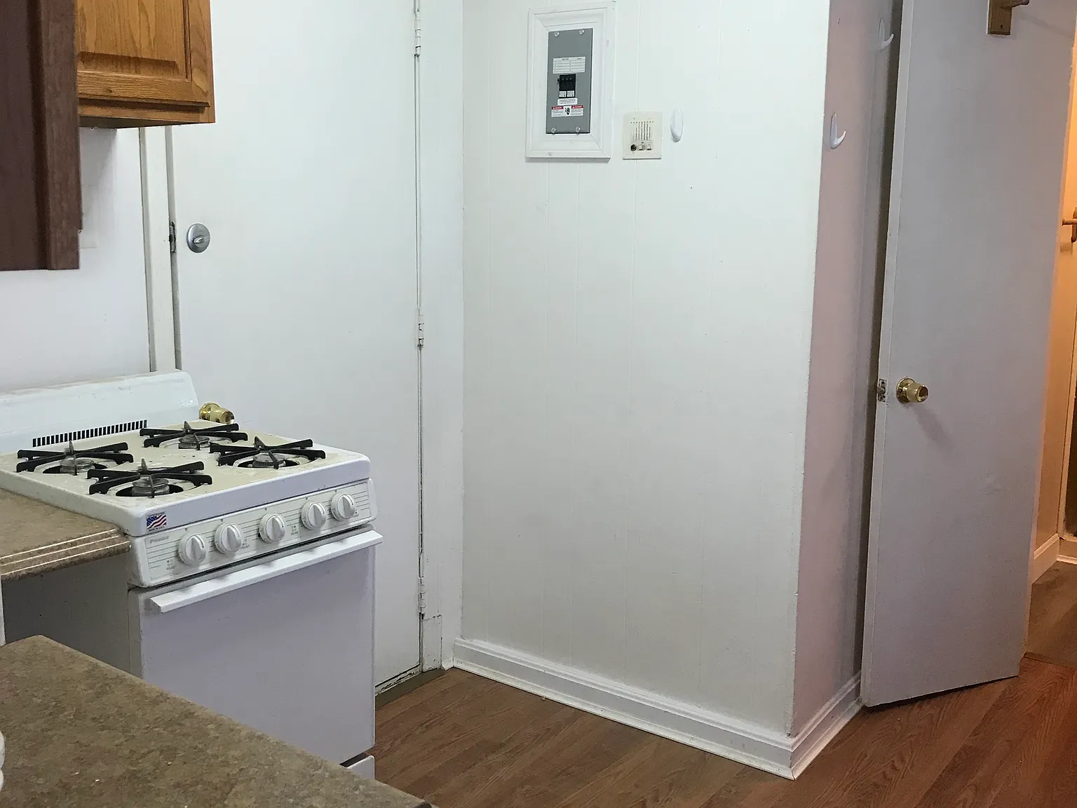Studio, 250 sqft, $1,700 — Photo 2