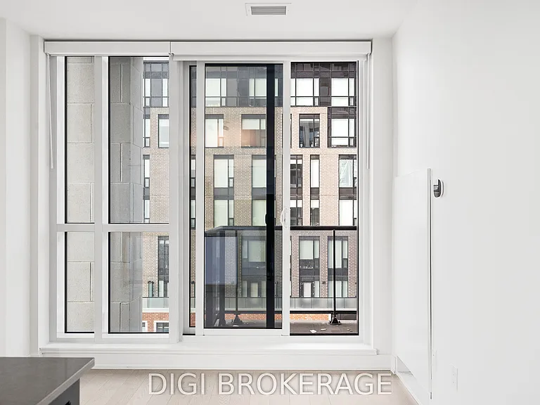 560 Rideau St #704 — Photo 28