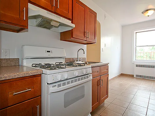 Rented by SW Queens Mezzanine | media 16