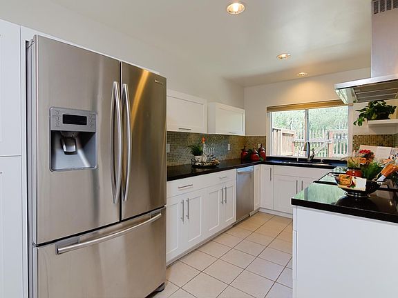 4th image of 519 Cape Blanco Ct