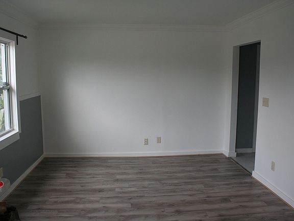 3rd image of 671 W Canton Ave