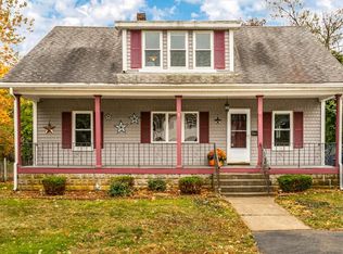 25 Grape St, Woburn, MA 01801