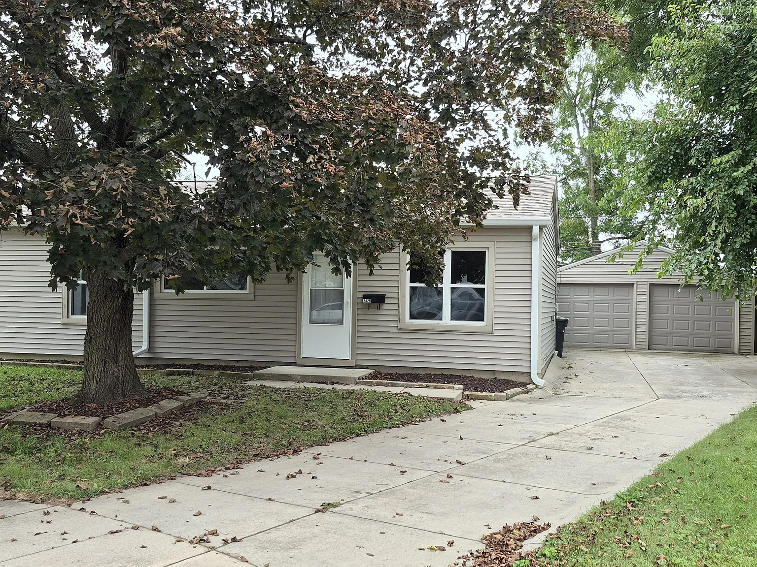 3 bed, 1250 sqft, $1,600 — Photo 1