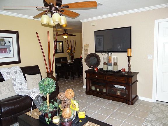 4th image of 884 Sapphire Ct
