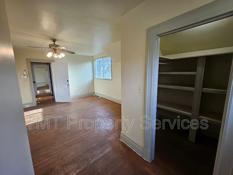 1214 N Pershing Ave — Photo 94