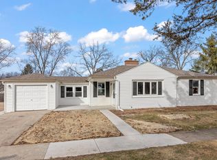 1721 E Indiana St, Wheaton, IL 60187