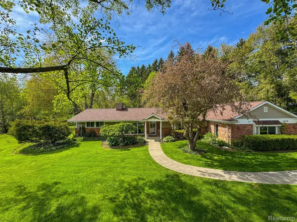 4540 Burnley Dr, Bloomfield Hills, MI 48304