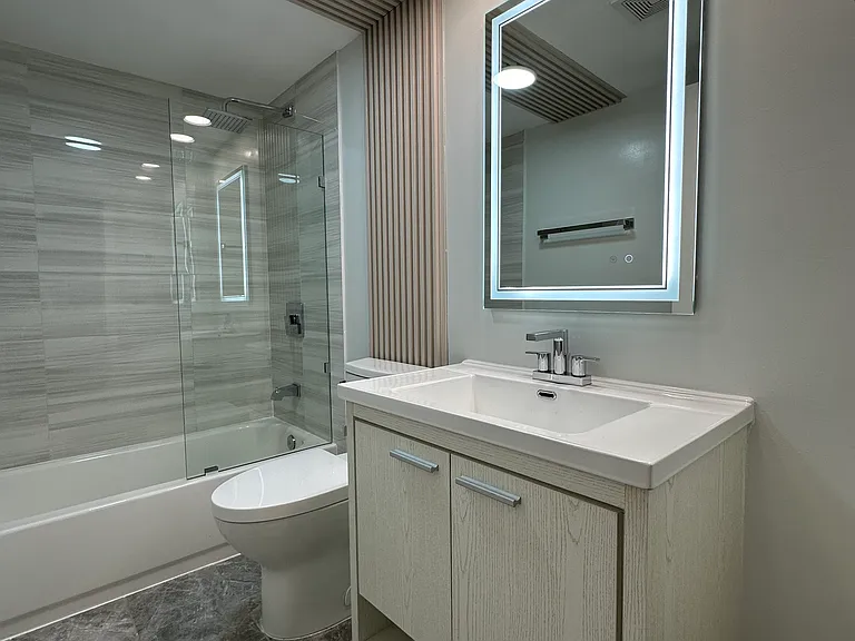 2440 W Iowa St #1F — Photo 19