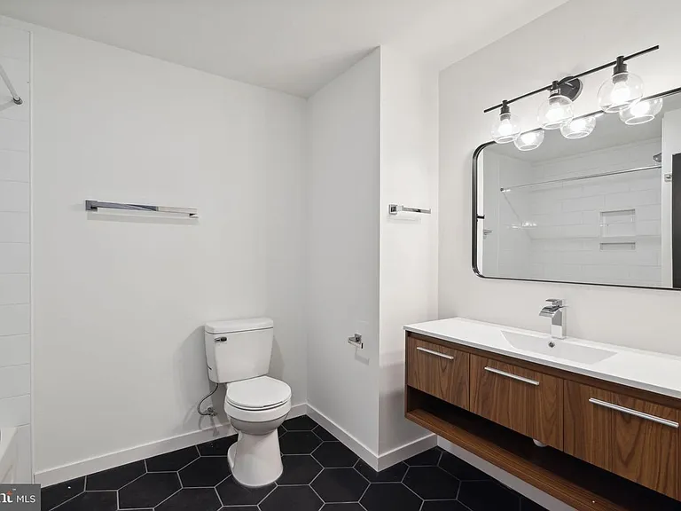 5629 Warrington Ave — Photo 11