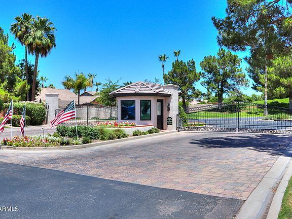 2nd image of 31 E OAKWOOD HILLS Drive #31