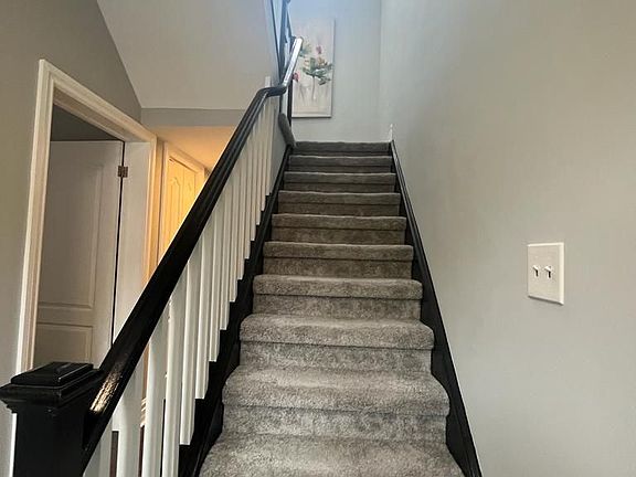 3rd image of 79 King St W #302