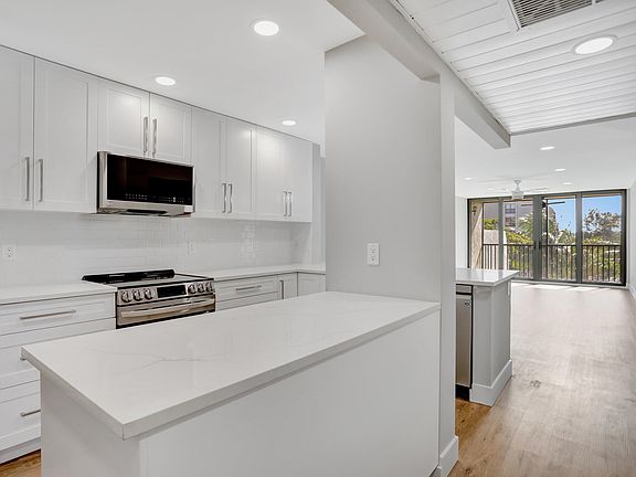 2nd image of 7 Royal Palm Way