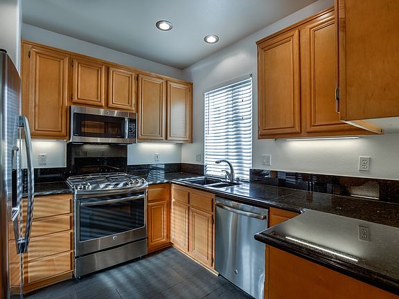 2nd image of 112 Danbury Ln
