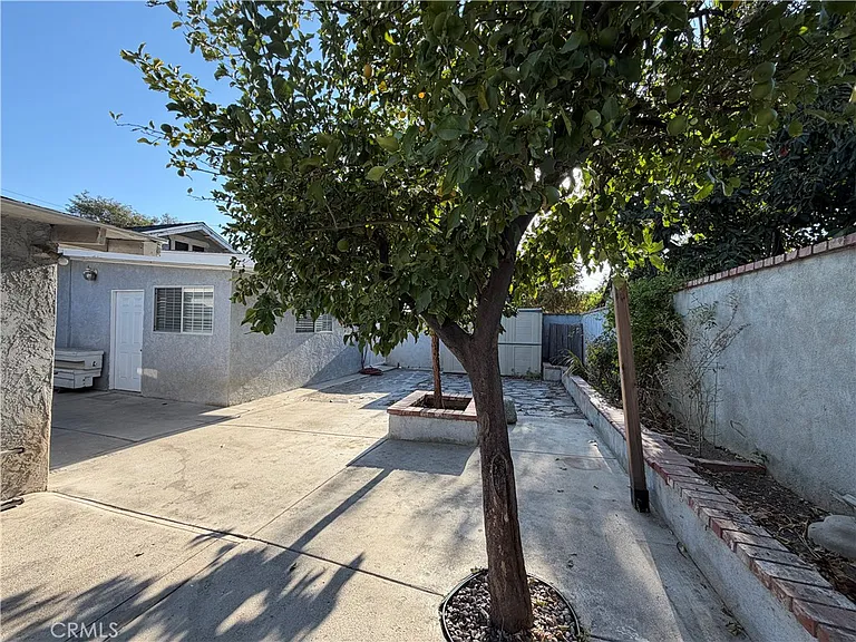 129 E Pomona Ave — Photo 18