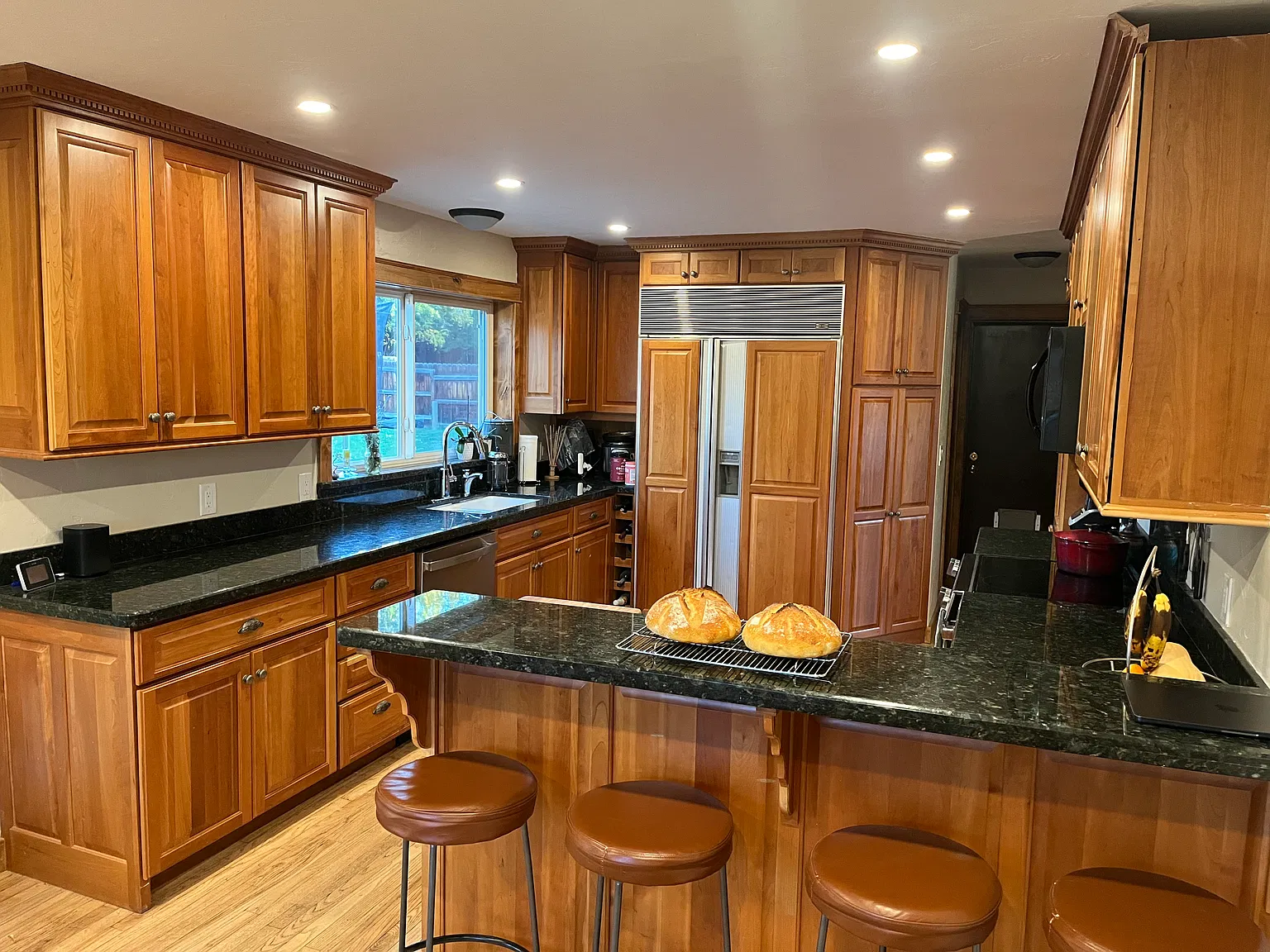 3 bed, 2361 sqft, $6,000 — Photo 2