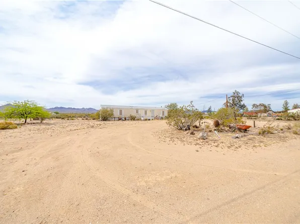 533 S Davis Rd, Golden Valley, AZ 86413