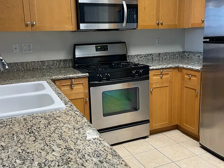 100 S Alameda St #206 — Photo 8