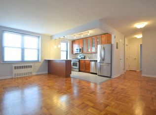 21 Davenport Ave APT 02B, New Rochelle, NY 10805