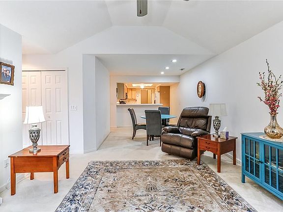 4th image of 3974 Villas Dr