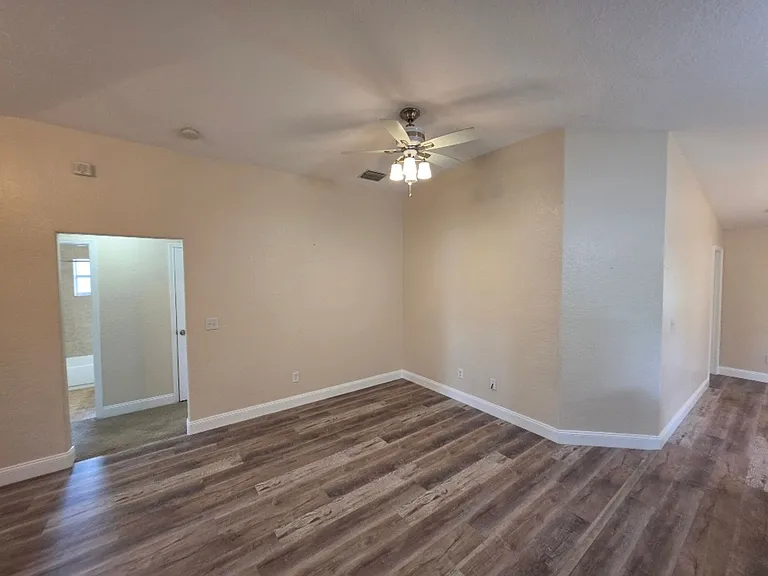 808 Valencia Ave — Photo 10