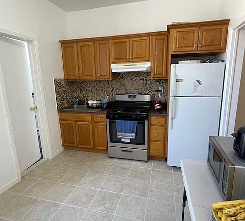 2nd image of 25-32 Steinway St #3A