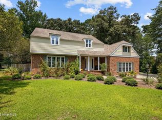 327 Plantation Dr, New Bern, NC 28562