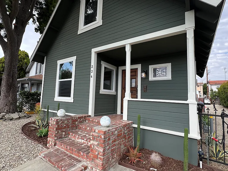234 Newland St — Photo 3