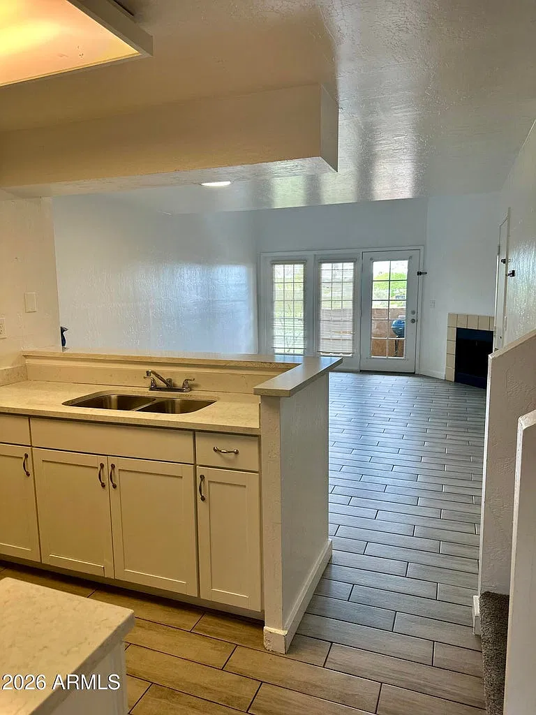 2 bed, 925 sqft, $1,400 — Photo 1